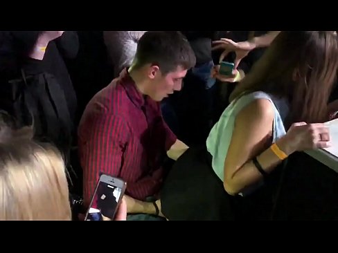 ❤️ Quan hệ tình dục thực sự trong một hộp đêm ở Nga. 18 tuổi cô gái Nga trong hậu môn và âm đạo bị đụ trong hộp đêm ️❌  Fuck video  ở% vi.mypornpics.ru%